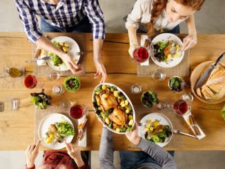 Digital Dining Etiquette for Healthier Habits