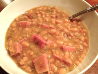 Slow Cooker Navy Bean and Ham Soup