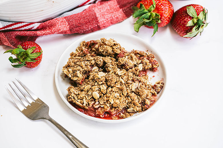 Strawberry Rhubarb Crisp with Streusel Topping - Food & Nutrition Magazine - Stone Soup